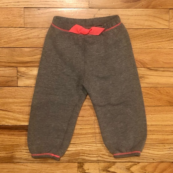 2 Pairs of Circo girl’s sweatpants with bows, 18 months - Picture 3 of 7